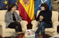 875736740_Ministra Defensa y Lucia.jpeg